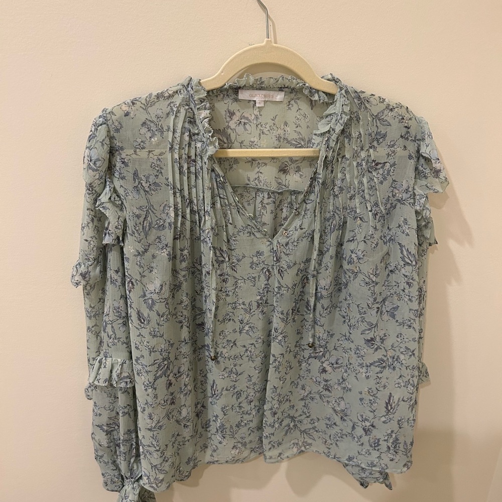 New without tags never worn Olivaceous top